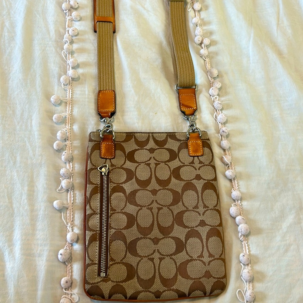 Vintage Coach off the shoulder bag.